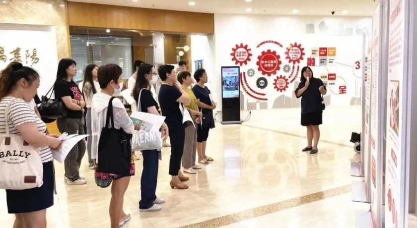 政府开放月丨20多位市民代表化身“观察员”,走进这个“未保站”……_副本.jpg 政府开放月丨20多位市民代表化身“观察员”,走进这个“未保站”……_副本.jpg